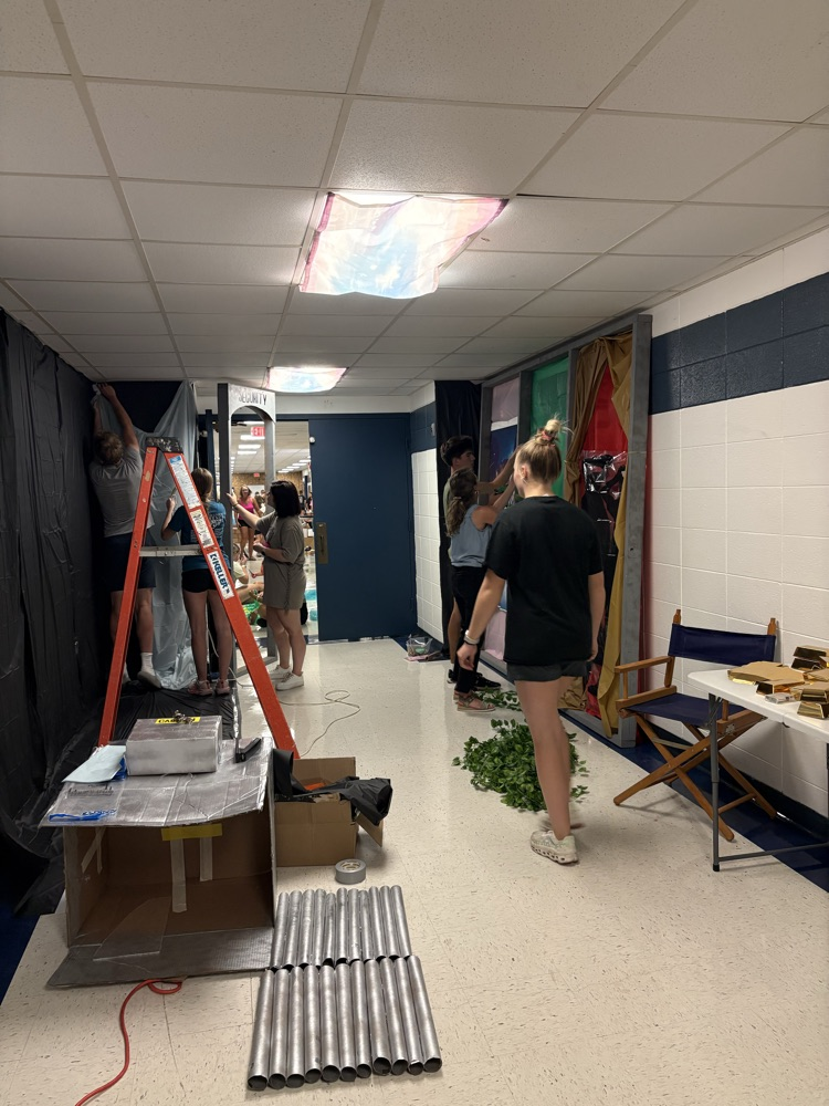 hallway decorating