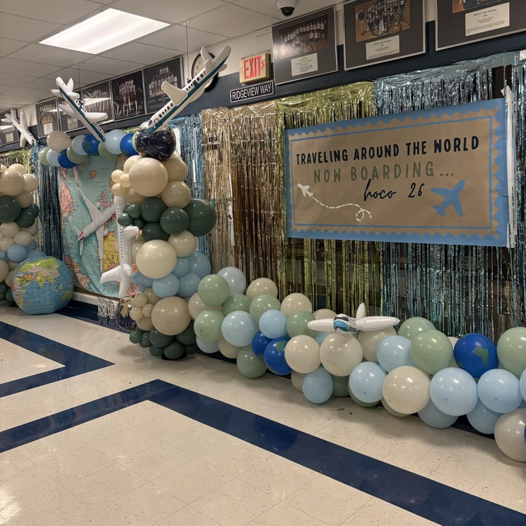 HOMECOMING HALLWAY DECORATING