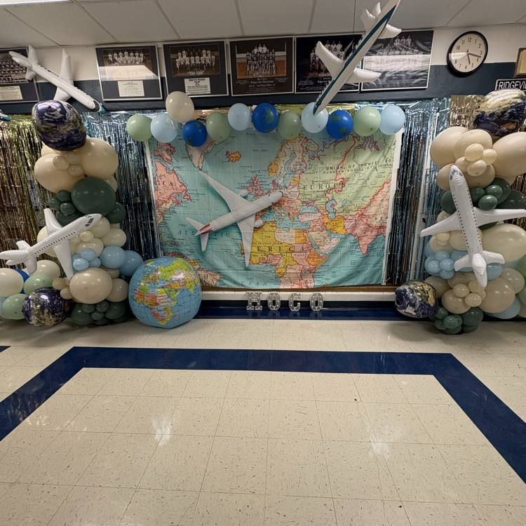 HOMECOMING HALLWAY DECORATING