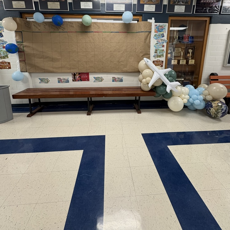 HOMECOMING HALLWAY DECORATING