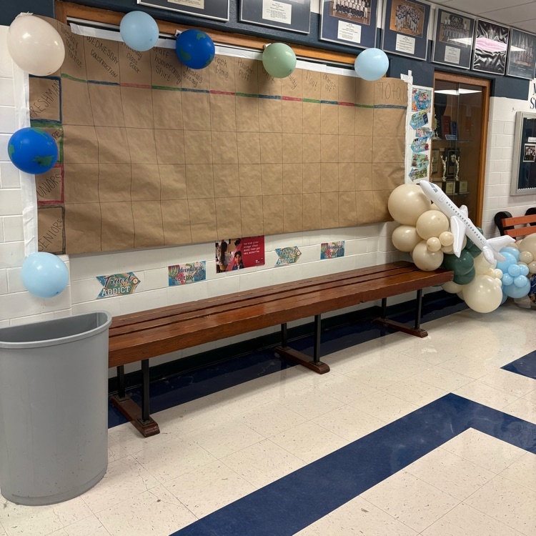 HOMECOMING HALLWAY DECORATING
