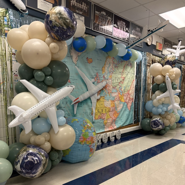 HOMECOMING HALLWAY DECORATING