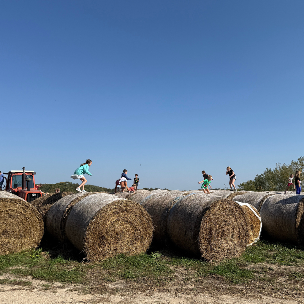 Round bale hopping!