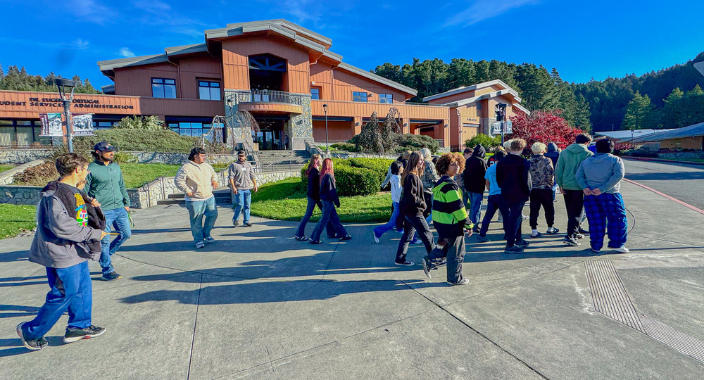 Rio Dell 8th Graders tour the College of the Redwoods Campus.