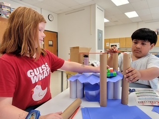 Our Eagle U students have been busy stepping into the shoes of real-world engineers! Working on their latest STEAM projects, they didn't just build—they carefully planned out their designs and tested them to see how they worked. When things didn't go perfectly, they got creative, figured out the problem, and redesigned their projects to make them even better. It is amazing to watch their imagination and problem-solving skills come to life!  