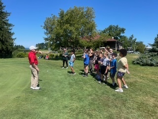 ⛳ Eagle U Hits the Green! The Eagle U crew crushed their golf practice session! Everyone spent time mastering their short game with some serious chipping practice. The Highlight of the Day: Ted sank an unbelievable hole-in-one straight from the chipping area!