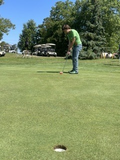 ⛳ Eagle U Hits the Green! The Eagle U crew crushed their golf practice session! Everyone spent time mastering their short game with some serious chipping practice. The Highlight of the Day: Ted sank an unbelievable hole-in-one straight from the chipping area!
