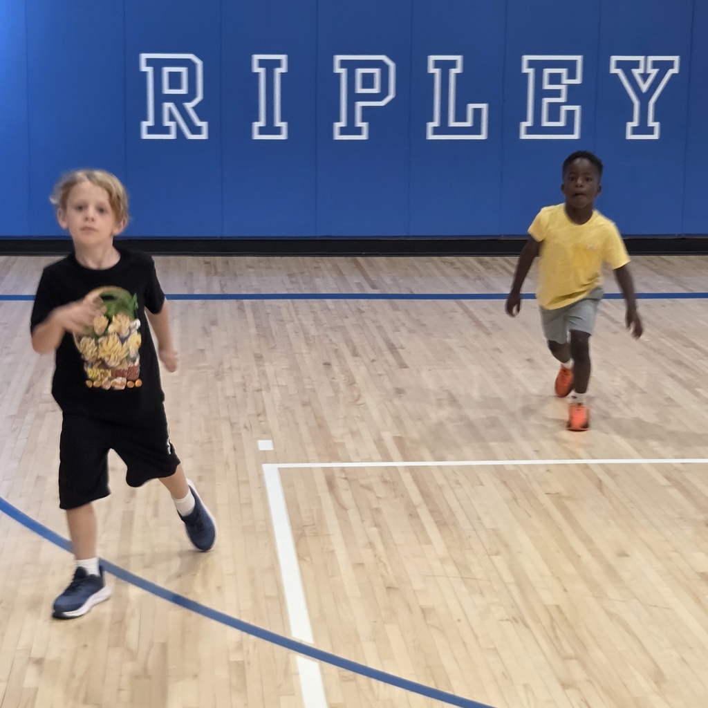 2 students skipping in PE class