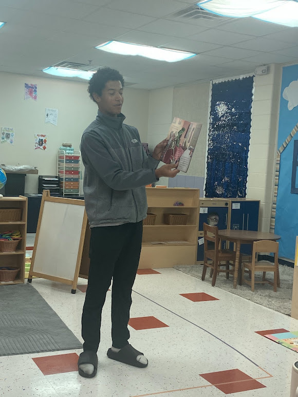 Helping in the preschool