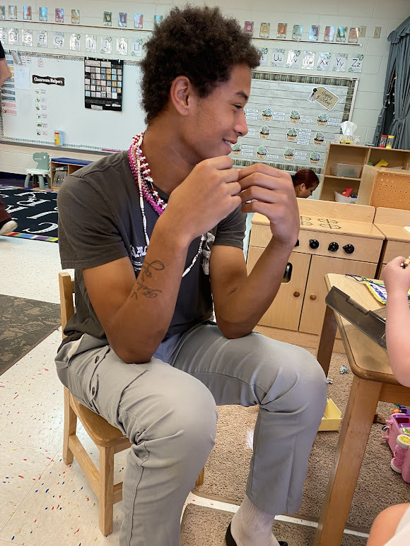 Helping in the preschool