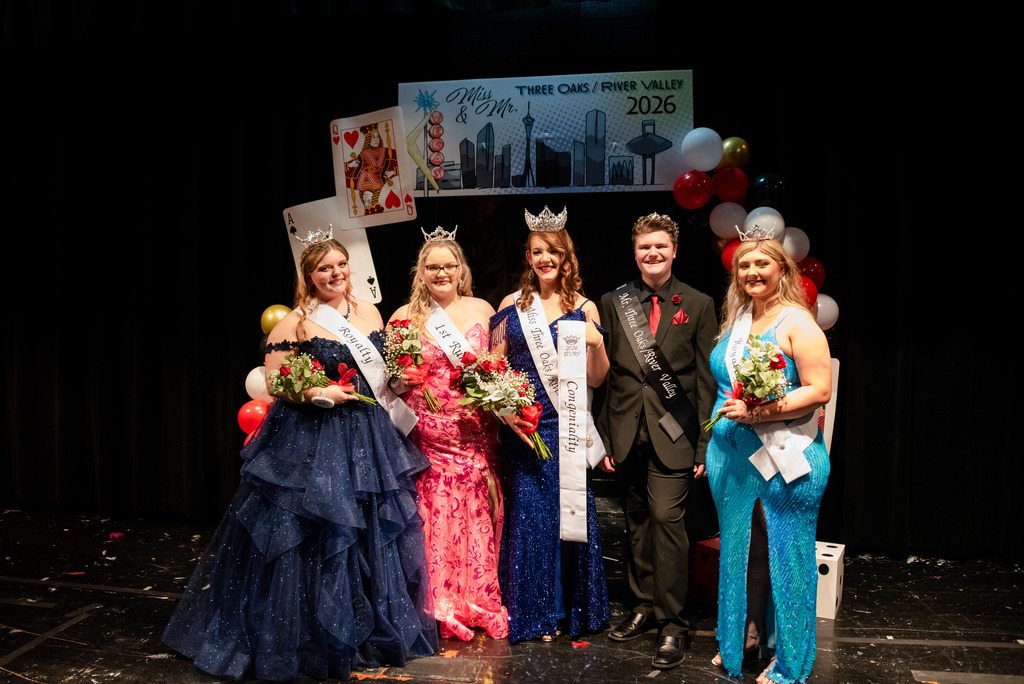 Mr. and Mrs. Three Oaks/River Valley, Johnna Rochefort and Clay Burk