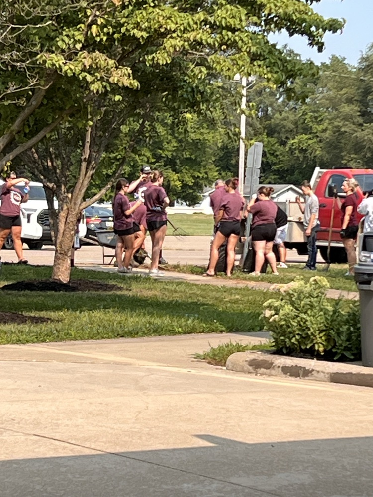 Lots of Volunteers sprucing up the front 