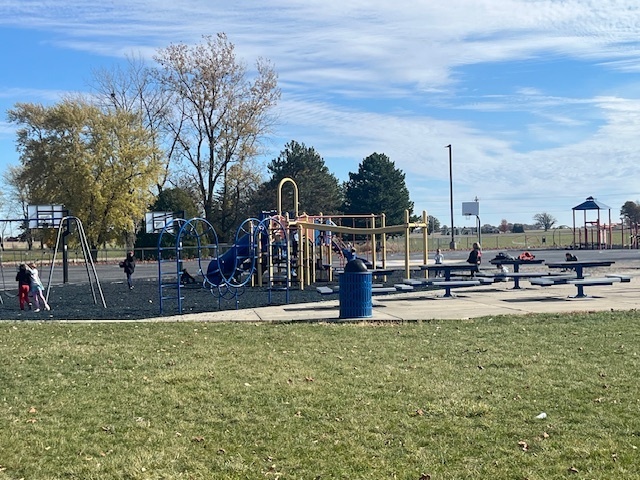 Kona Ice, K-5 recess and a sunny wonderful Tuesday at Riverdale Local Schools. 