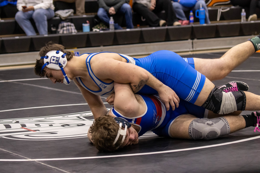 Kydin Reed wrestling at Sectionals