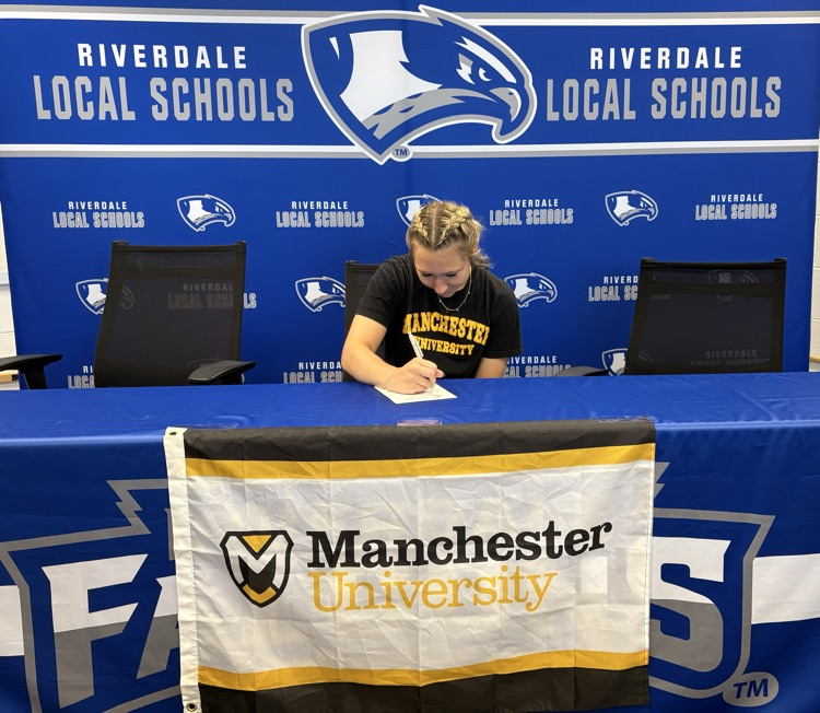 Lillian signing 
