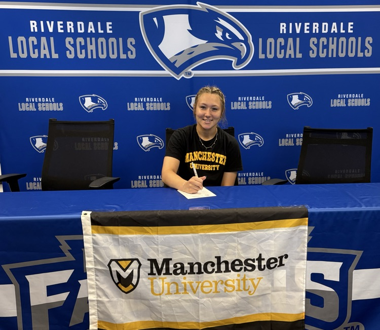 Lillian signing 