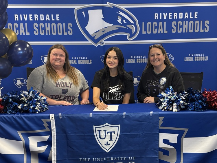 Kasey signing with coaches 