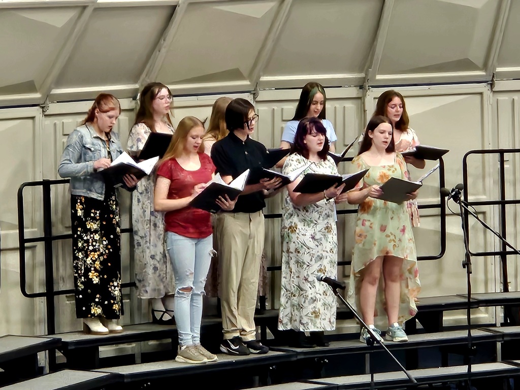 JH Choir singing at the concert