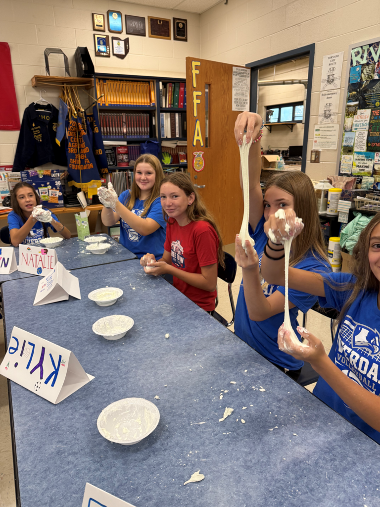 7th grade Intro to Agriculture students