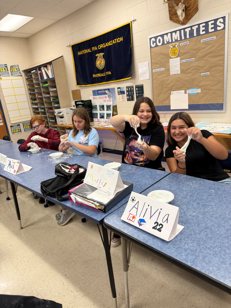 7th grade Intro to Agriculture students