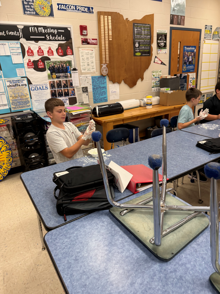 7th grade Intro to Agriculture students