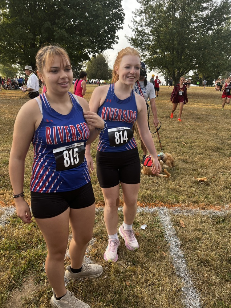 Krissy and Maggie at the start of their race