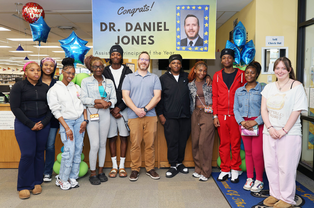Dr. Daniel Jones Wins SASSP Assistant Principal of the Year Award