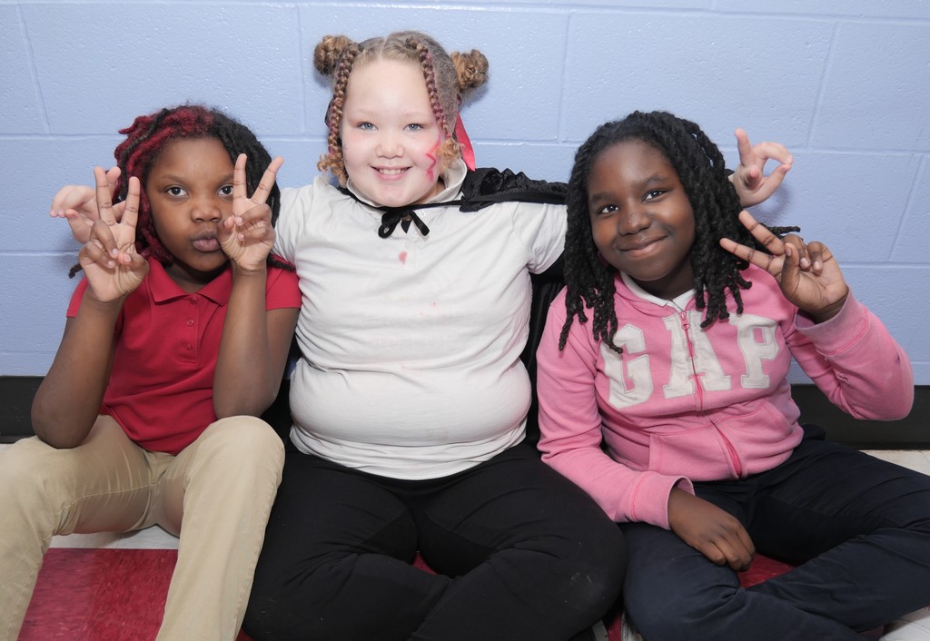 Highland ES scholars celebrate Halloween.