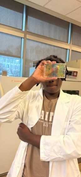 RGHS scholars at Danforth Labs for fieldtrip.