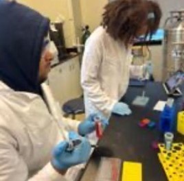 RGHS scholars at Danforth Labs for fieldtrip.