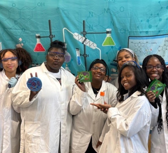 RGHS scholars at Danforth Labs for fieldtrip.