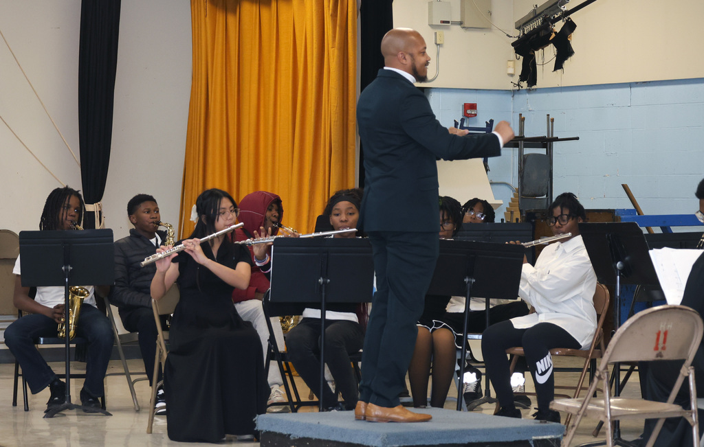 Craig Nowden directing the RGHS band