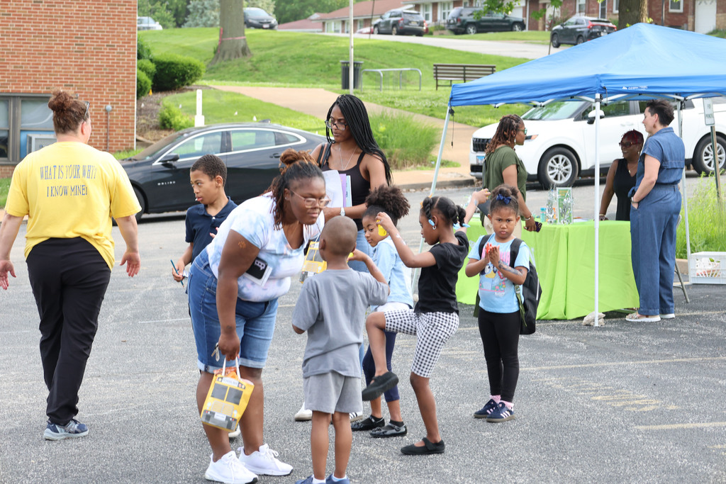 Kindergarten Roundup dancing and talking