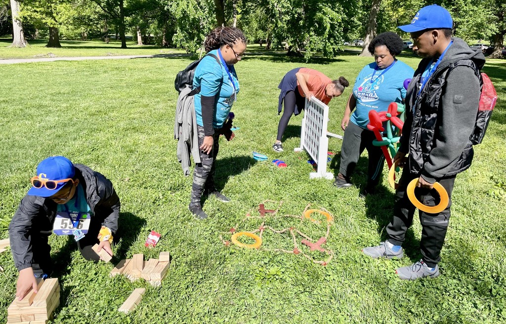 CMS robotics team participates in Laura's Run 4 Kids. 