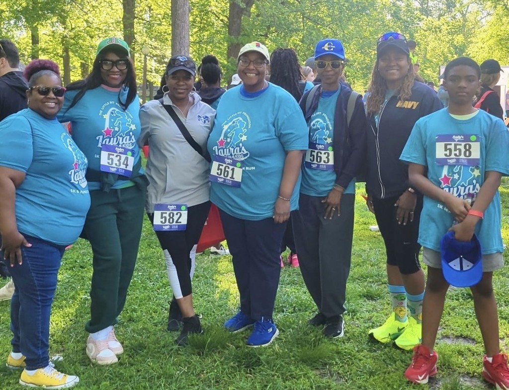 CMS robotics team participates in Laura's Run 4 Kids. 