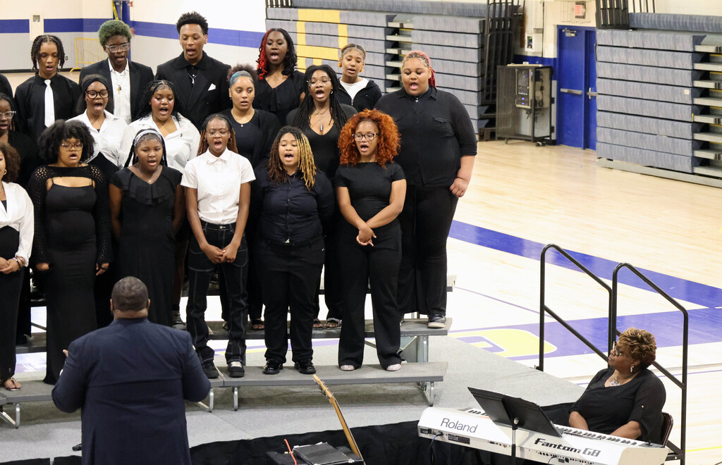RGHS choir performs at the spring concert
