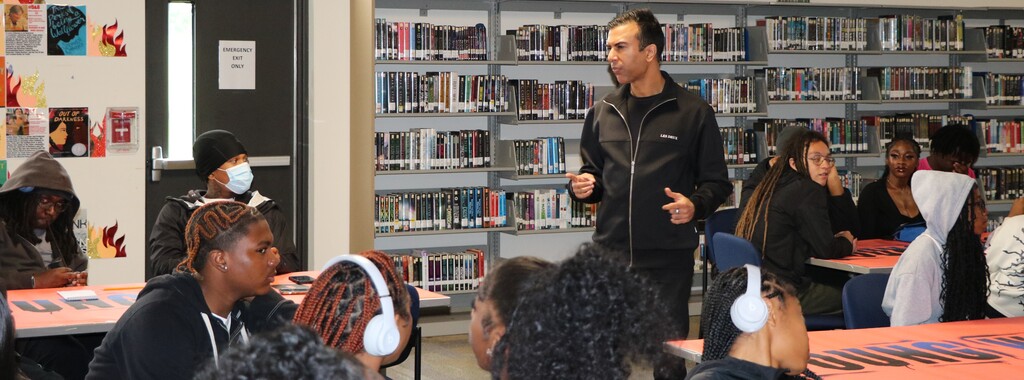 RGHS welcomed author Soman Chainani for his 'Young World' book tour. The author signed copies of his book and gave them away to RGHS scholars. The  harrowing story takes place in St. Louis, MO!