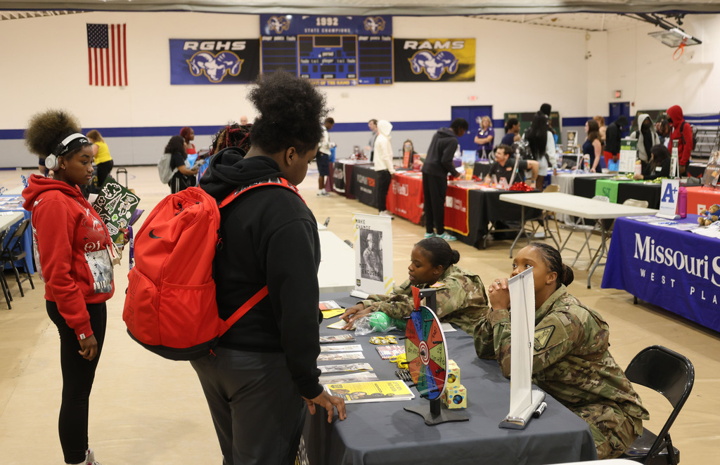 Students talk to army recruiters