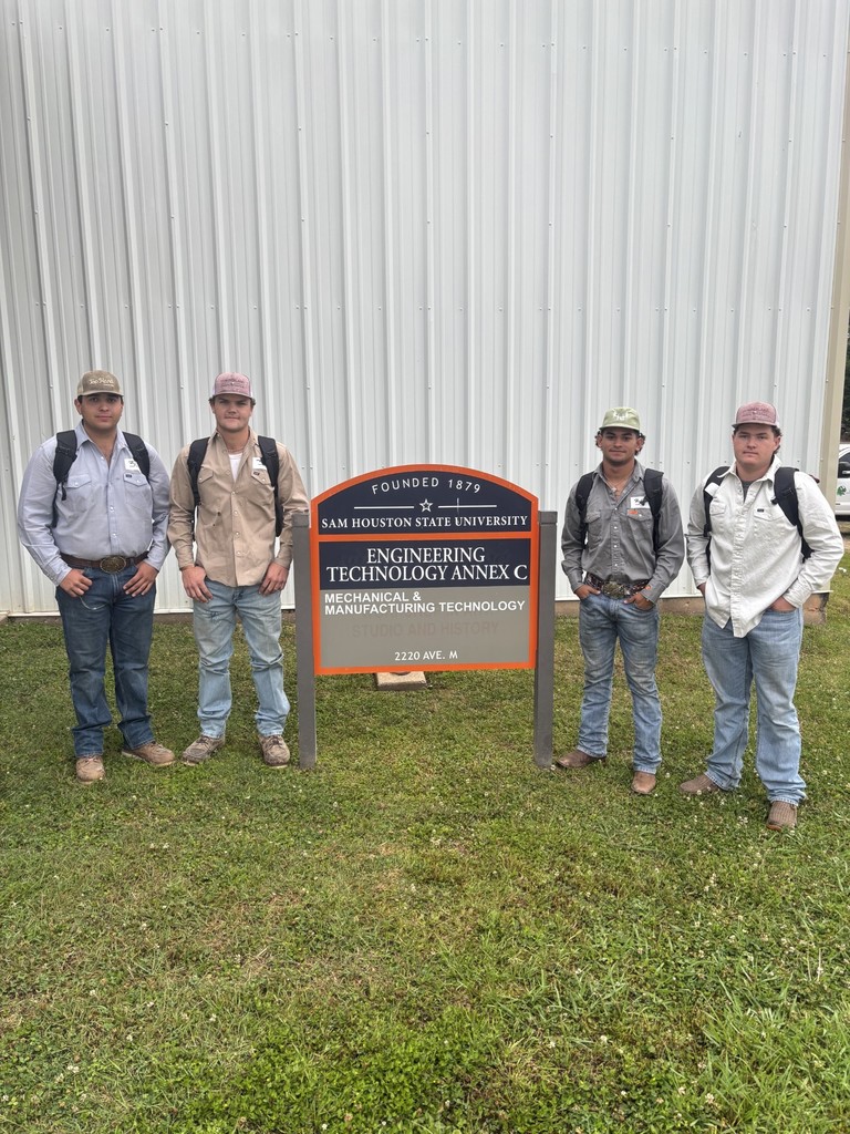 Joey, Baylen, Liam and Cumberland posing for a picture. 