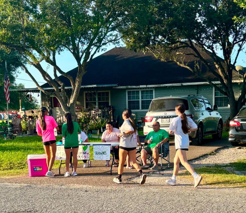 CC stopping by for a water at the De La Rosa house. 