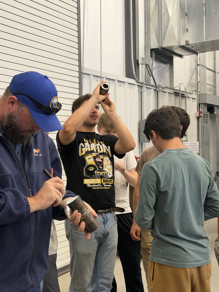 students touring Union 102