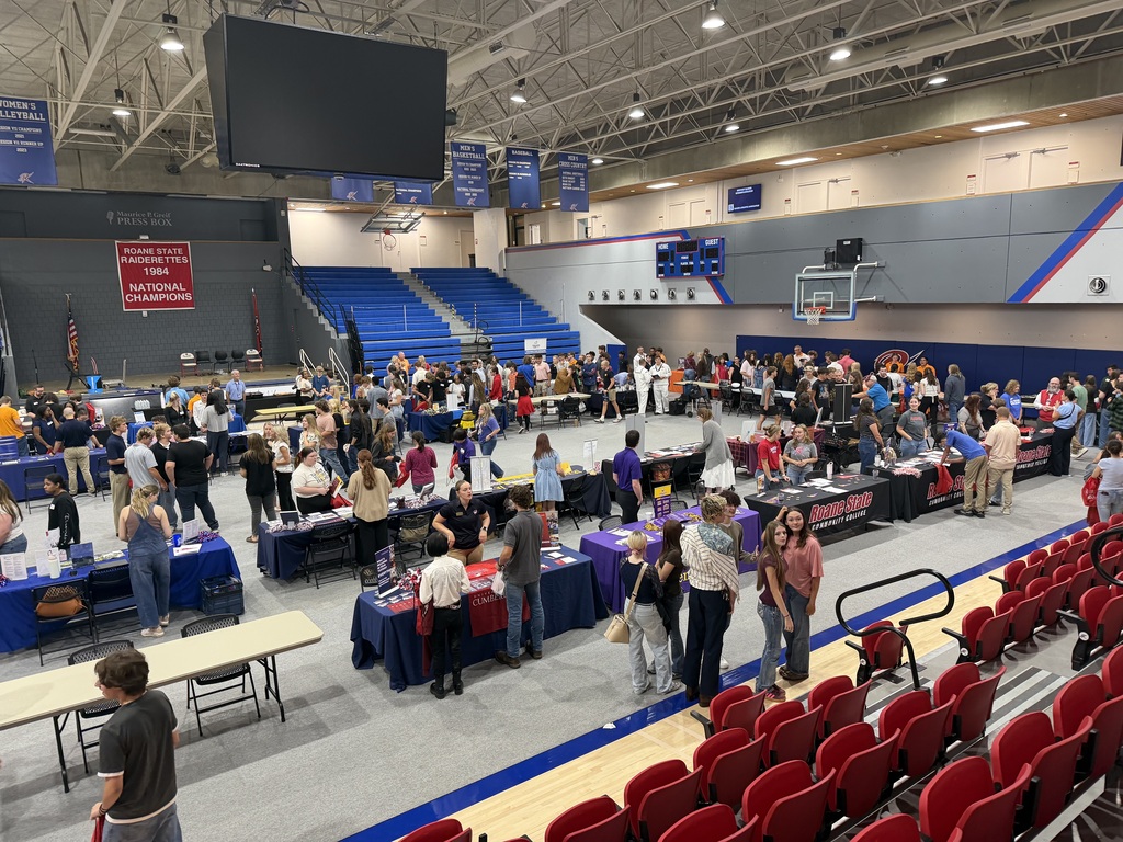students attending RSCC college fair