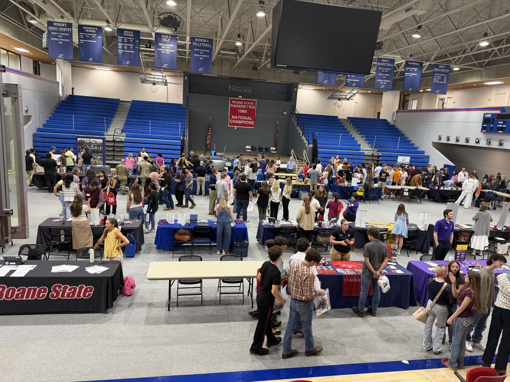 students attending RSCC college fair