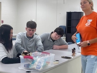 Students working on STEM project