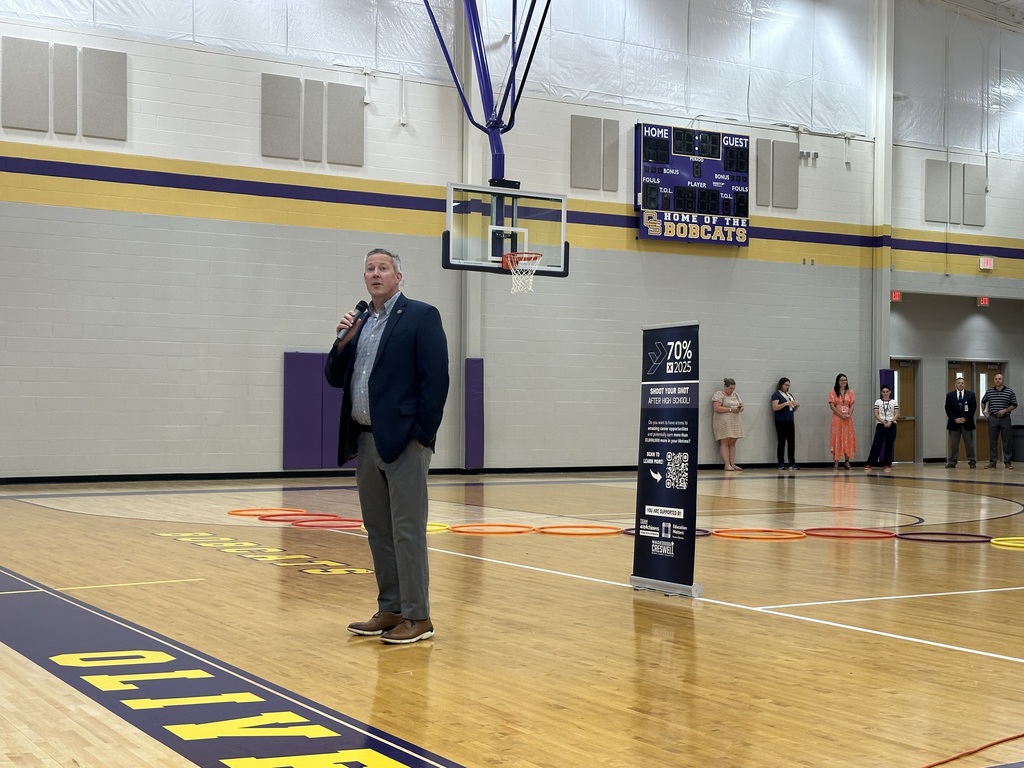 Wade Creswell speaking to students
