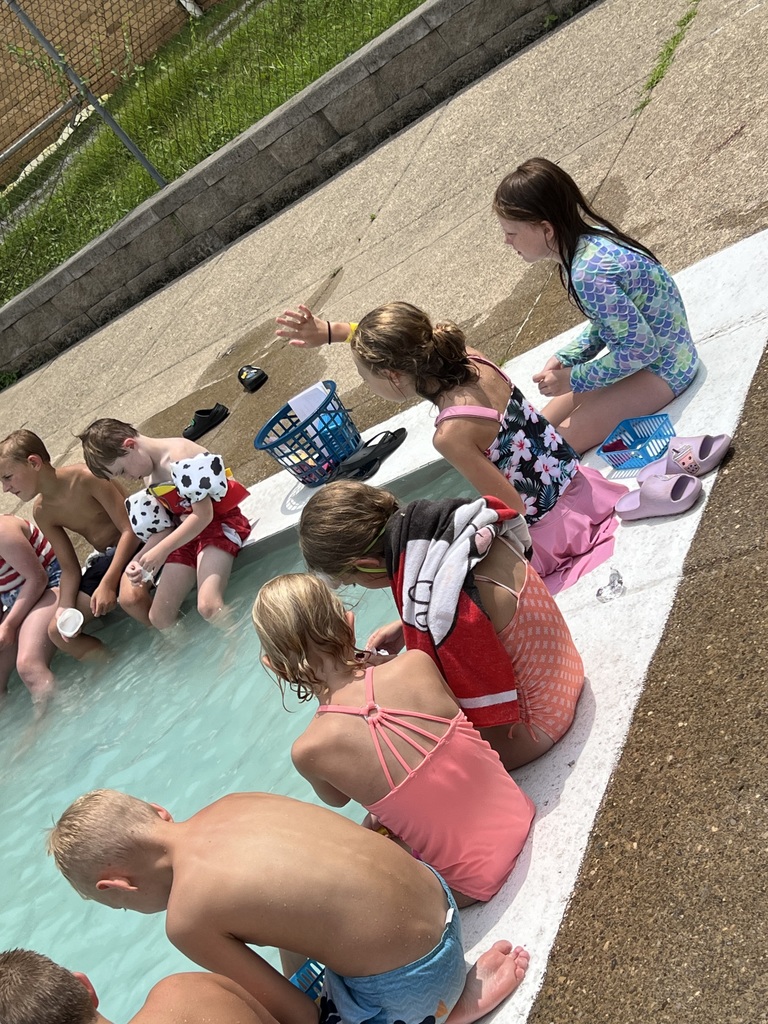 Absorbency Science Lesson at the city pool