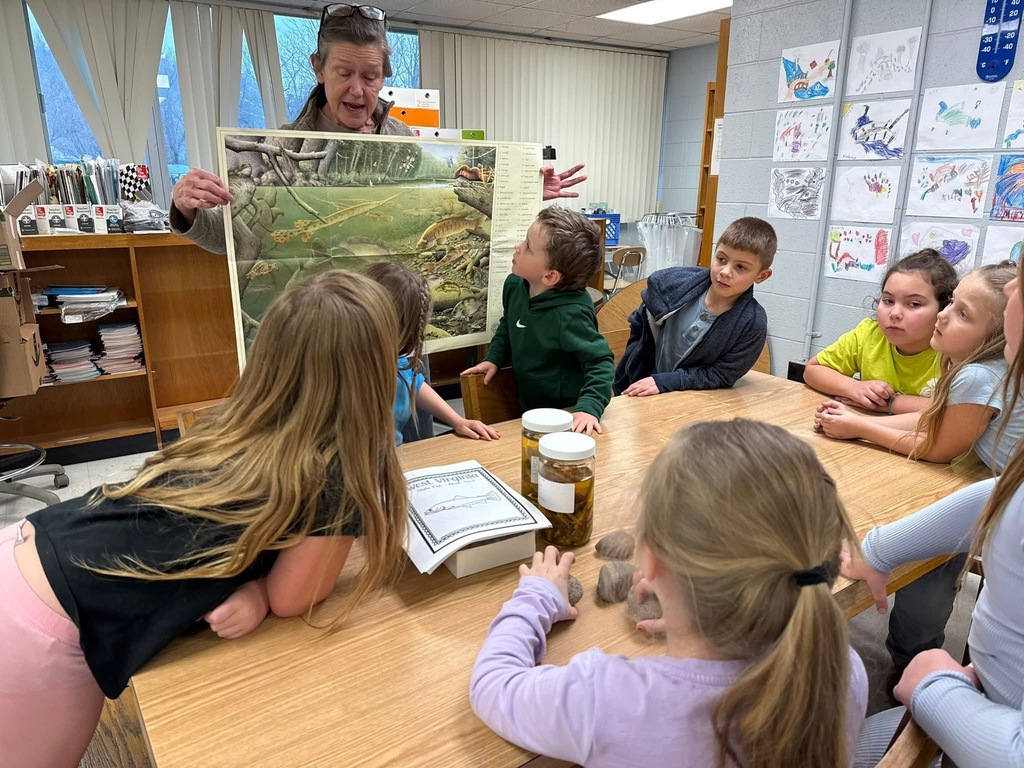 Linda Raines, partner in the Decota Consulting Company visited Walton SOAR students to discuss environmental engineering, what the job entails, and what it takes to become an engineer.