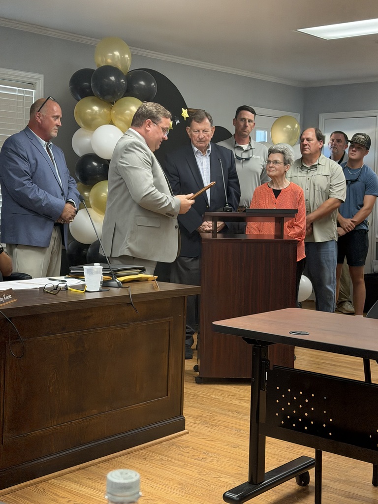 Dr. Willams receiving POY award