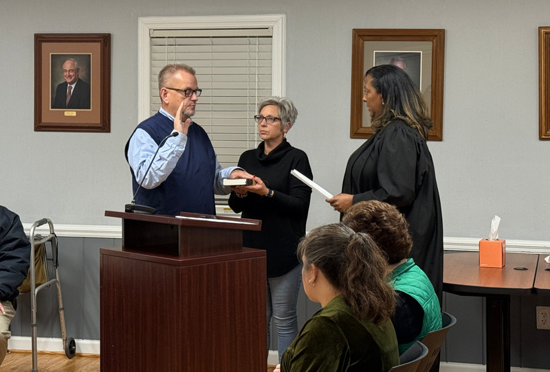 Jim Whitmire sworn in