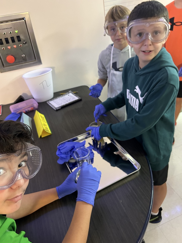 1st Explore Lab